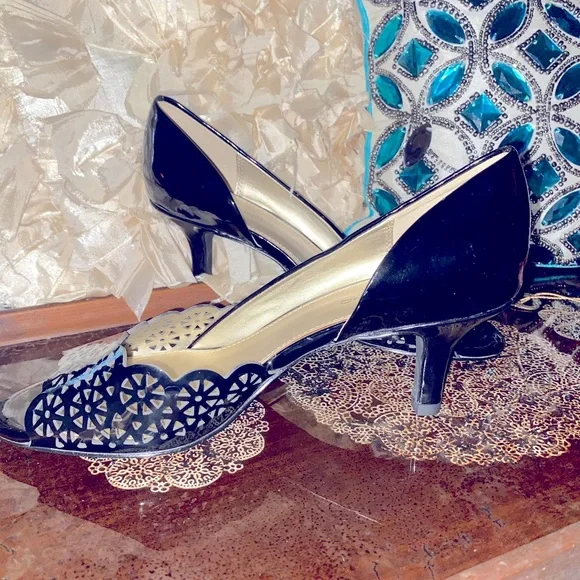 Black Bandolino pumps - Picture 6 of 6